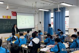 回归常态！拉塞尔13中6拿下16分10助 昨日打活塞17中13砍35分9助